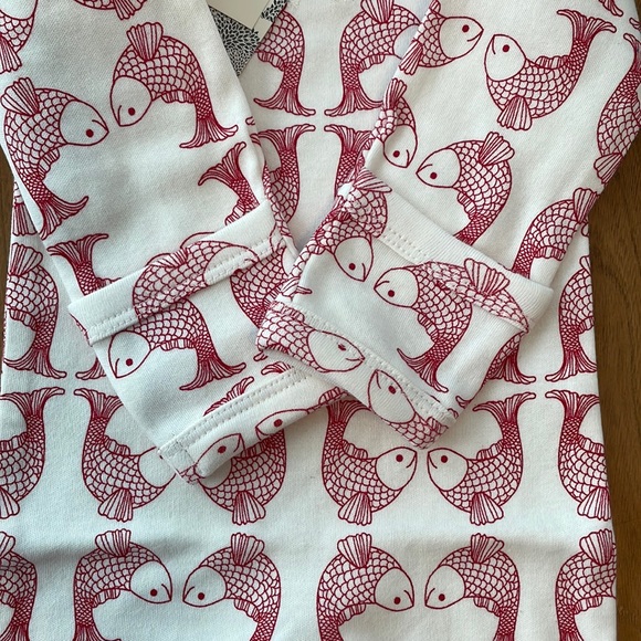 Red Koi Footie Sleeper Lap Neck 100% Organic Cotton Kate Quinn NWT 3-6M - Picture 2 of 7